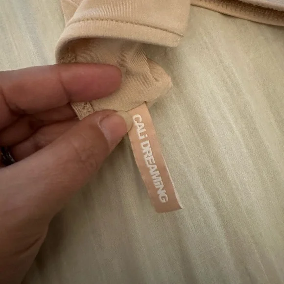 Cali Dreaming Grus Bikini Top Nude Peach